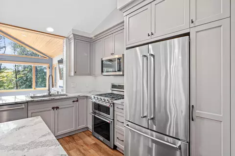Kitchen - 1570 Lakeview Curv, Eagan, MN 55122 photo 3 of 3