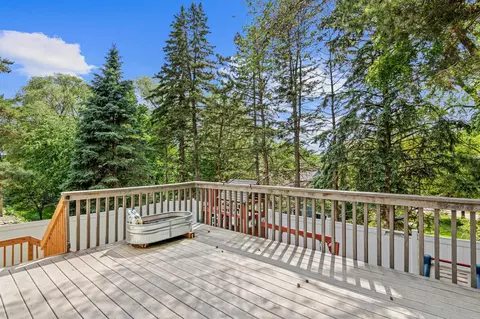 Exterior - 1570 Lakeview Curv, Eagan, MN 55122 photo 7 of 7