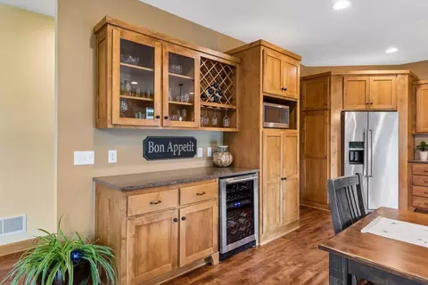 Kitchen - 6625 Walnut Dr, Mound, MN 55364 photo 4 of 6