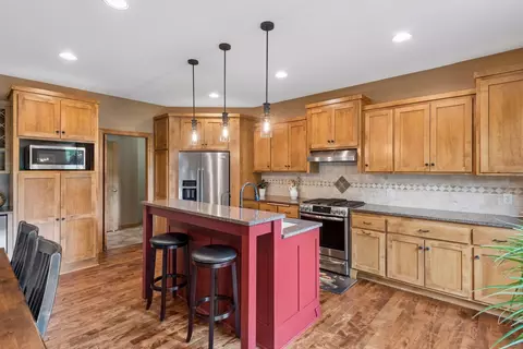 Kitchen - 6625 Walnut Dr, Mound, MN 55364 photo 6 of 6