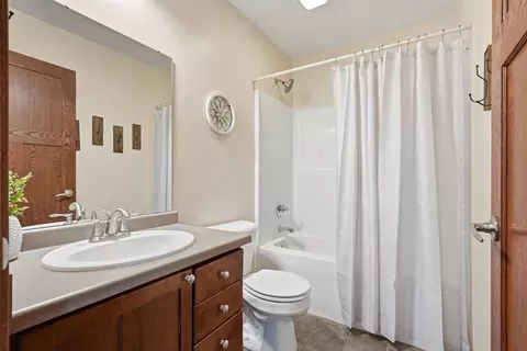 Bath - 1607 Mallard Ave, Baldwin, WI 54002 photo 2 of 2