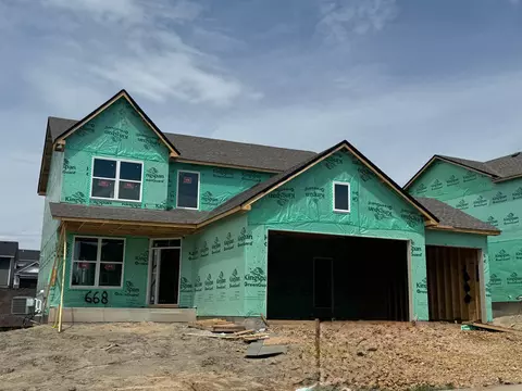 668 Sierra Pkwy, Waconia, MN 55387
