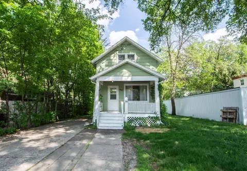 1007 11th St N, Fargo, ND 58102
