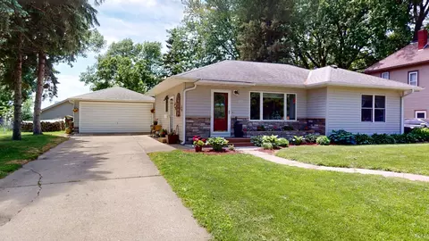 110 Hawthorne St W, Albert Lea, MN 56007