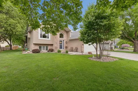 9039 Vickors Xing, Brooklyn Park, MN 55443