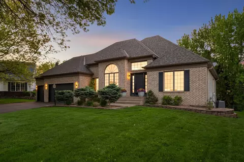 802 Spring Hill Ct, Woodbury, MN 55125