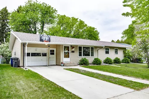 509 Cedar Ln, Moorhead, MN 56560