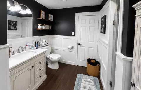 Bath - 202 Ash St, Bigfork, MN 56628 photo 1 of 2
