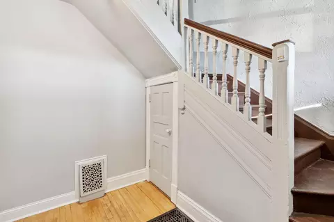 Entry Way - 303 W 4th St, Duluth, MN 55806 photo 1 of 2