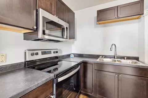 Kitchen - 303 W 4th St, Duluth, MN 55806 photo 3 of 7
