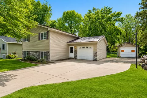 31050 Foster Ave, Stacy, MN 55079
