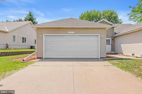 1906 Tuenge Dr, Stillwater, MN 55082