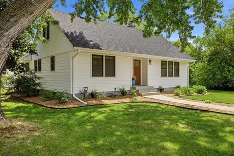 8401 15th Ave S, Bloomington, MN 55425
