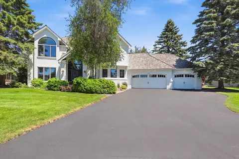 10368 Bluff Rd, Eden Prairie, MN 55347