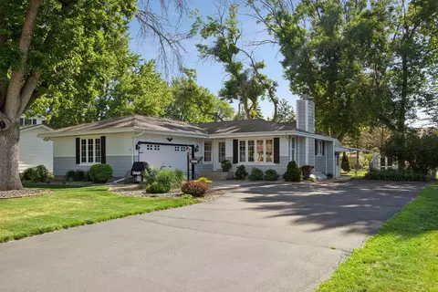 20460 Idalia Ave, Lakeville, MN 55044