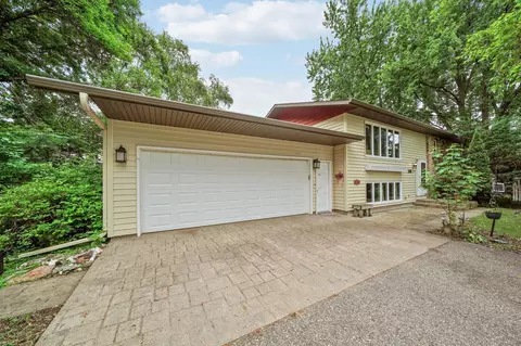 360 Sophia Ave, Hamburg, MN 55339