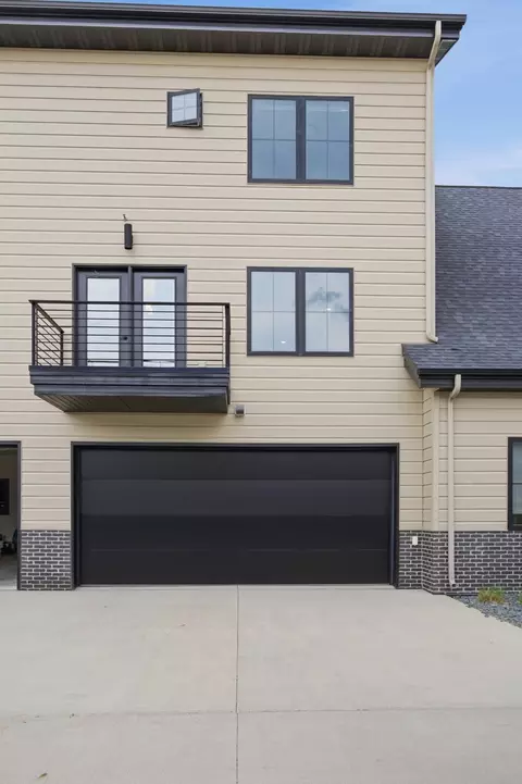 Exterior - 4162 Arthur Dr S, Fargo, ND 58104 photo 4 of 5