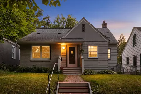 2622 Mckinley St NE, Minneapolis, MN 55418