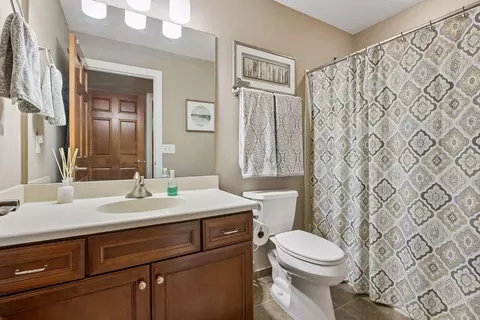 Bath - 1454 Steeplechase Ln #18, Eagan, MN 55122 photo 5 of 6