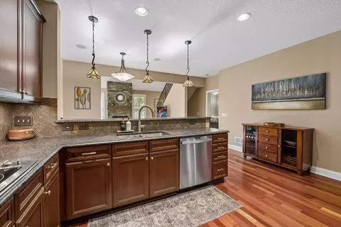Kitchen - 1454 Steeplechase Ln #18, Eagan, MN 55122 photo 4 of 5