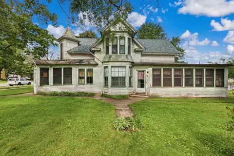 400 W Main St, Belle Plaine, MN 56011