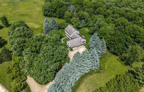 8 Old Deerfield Rd, Welch, MN 55089