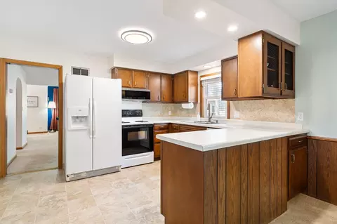 Kitchen - 902 11th Ave SW, Austin, MN 55912 photo 1 of 4