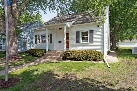 Exterior - 902 11th Ave SW, Austin, MN 55912 photo 2 of 4