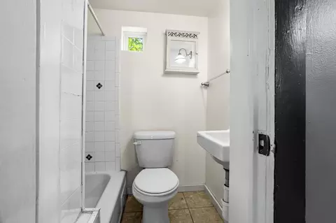 Bath - 335 9th Ave S, Fargo, ND 58103 photo 1 of 2