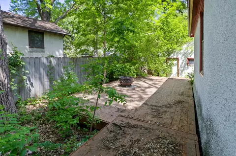 Exterior - 335 9th Ave S, Fargo, ND 58103 photo 5 of 10