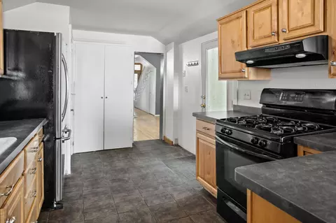 Entry Way - 335 9th Ave S, Fargo, ND 58103 photo 1 of 3