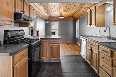 Kitchen - 335 9th Ave S, Fargo, ND 58103 photo 1 of 1