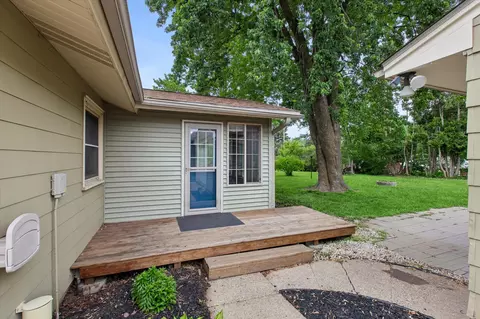 Exterior - 833 9th Ave SW, Faribault, MN 55021 photo 4 of 7