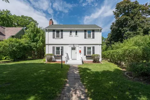 718 Baker Ave, Mankato, MN 56001