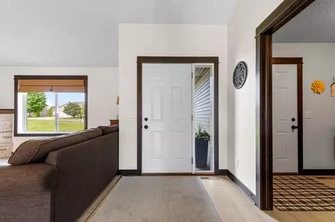 Entry Way - 3 Lynae Cir, Elysian, MN 56028 photo 1 of 3