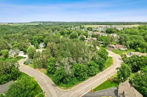 595 Hillside Dr, Prescott, WI 54021
