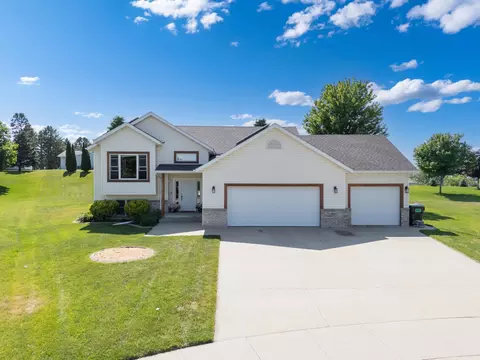 2570 Boulder Ridge Ln NW, Rochester, MN 55901