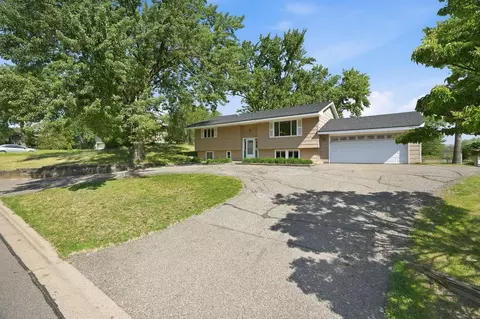 1604 W 131st St, Burnsville, MN 55337