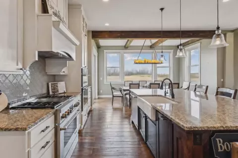 7792 Prairie Grass Pass, Prior Lake, MN 55372