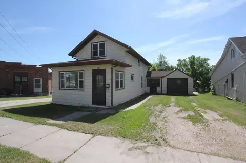 302 Riverside Ave, Thief River Falls, MN 56701