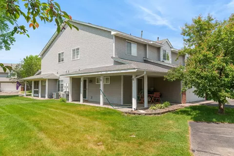 684 Oak Ln, Lino Lakes, MN 55014