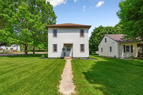 Exterior - 721 Chatham St, Saint Peter, MN 56082 photo 8 of 10