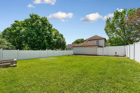 Exterior - 721 Chatham St, Saint Peter, MN 56082 photo 5 of 10