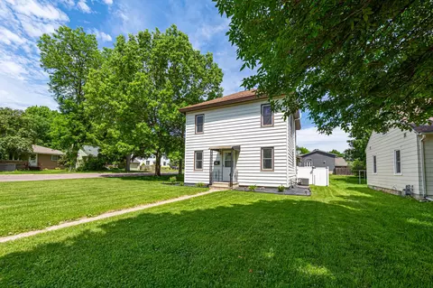 Exterior - 721 Chatham St, Saint Peter, MN 56082 photo 9 of 10