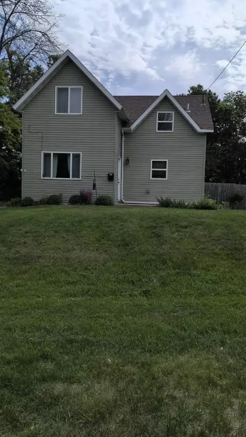 319 Adams Ave NW, Owatonna, MN 55060