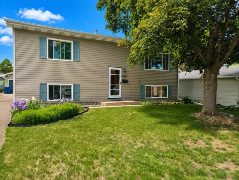 907 California Ave W, Saint Paul, MN 55117