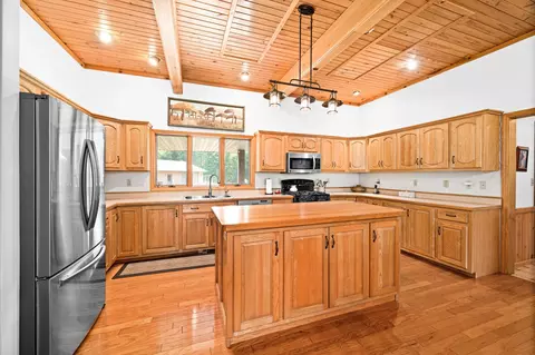 Kitchen - 51301 Pine Point Rd, Bigfork, MN 56628 photo 2 of 3