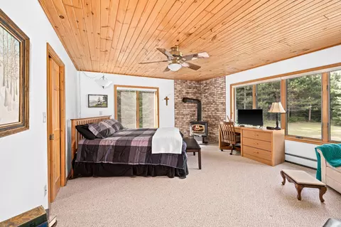 Bedroom - 51301 Pine Point Rd, Bigfork, MN 56628 photo 1 of 4