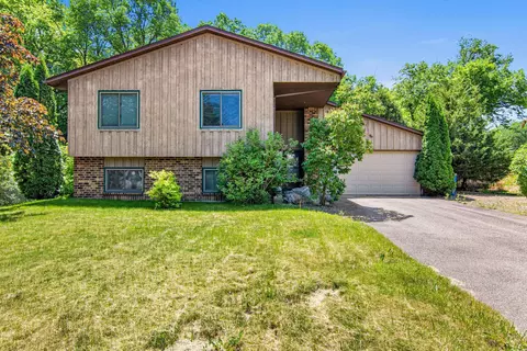 1809 W 138th St, Burnsville, MN 55337