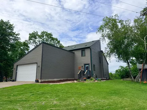 102 Arrowhead Rd, Emmons, MN 56029